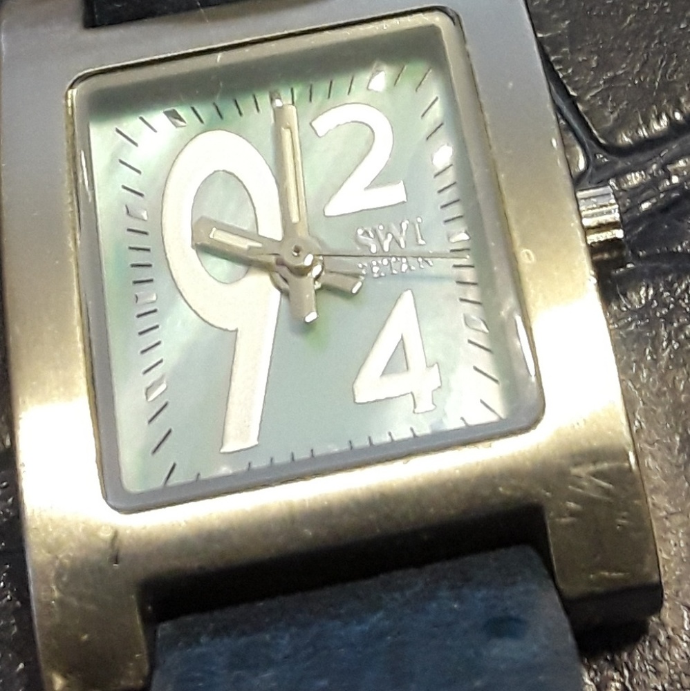 SWI Watch - Picture 2 of 3